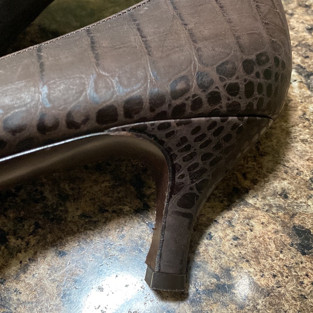 Salvatore Ferragamo Brown Pointed-Toe Suede Heels - Picture 5 of 6